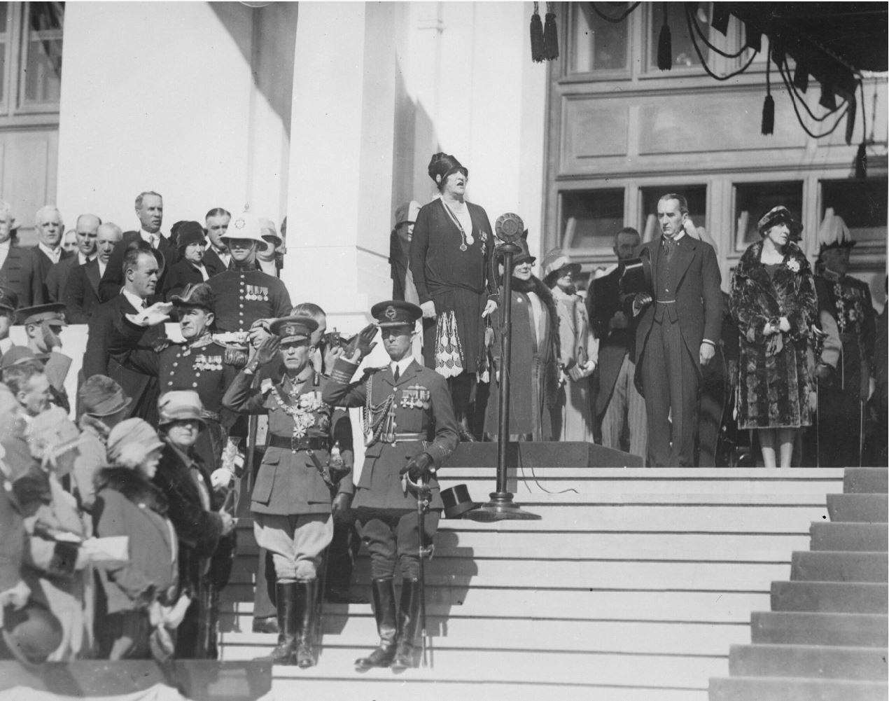 Dame Nellie Melba singing God Save the King at the Parliament House opening ceremony,