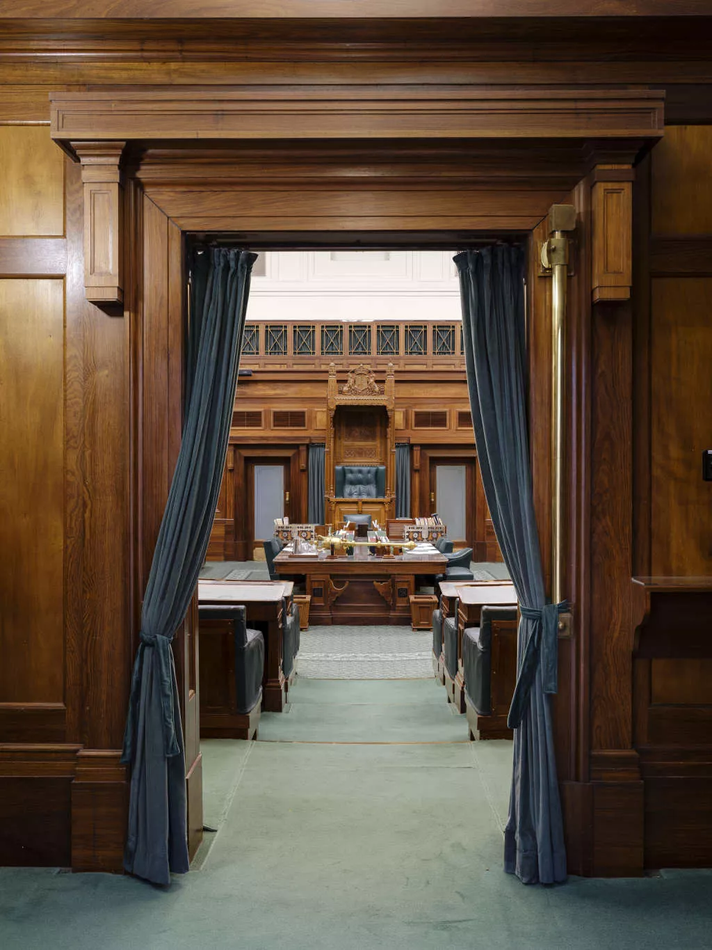 Looking in to the House of Representatives chamber from the Kings Hall entry. 